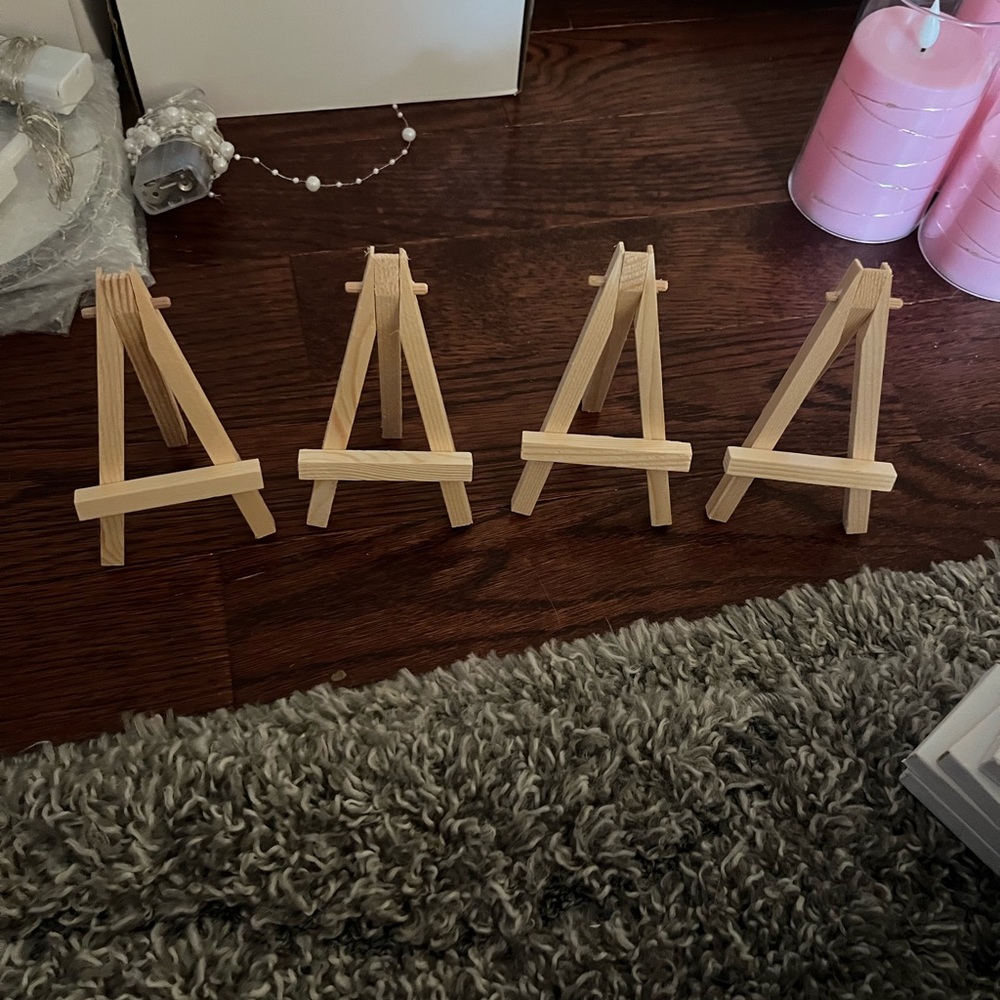 Natural Wood Mini Easel Set